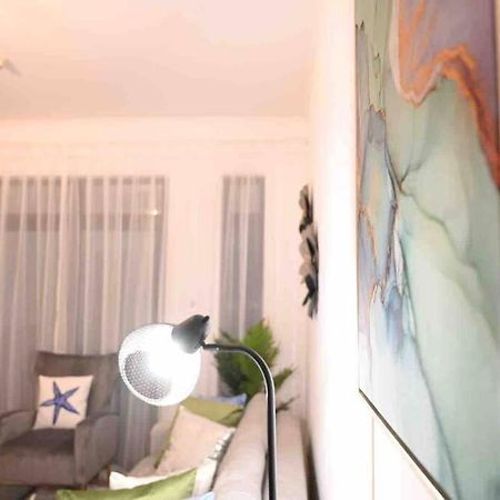 Brand New Furniture . Close To Dubai Mall. Экстерьер фото