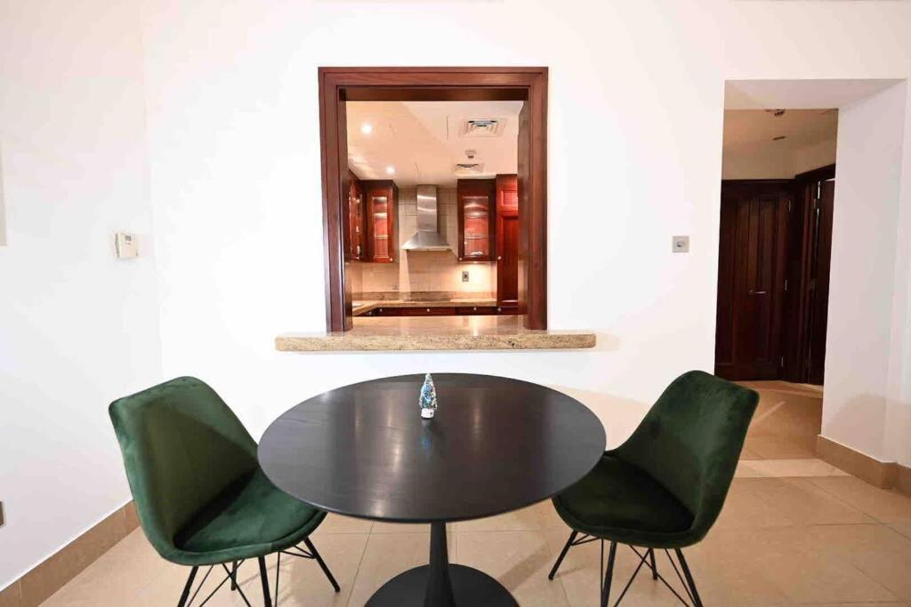 Brand New Furniture . Close To Dubai Mall. Экстерьер фото