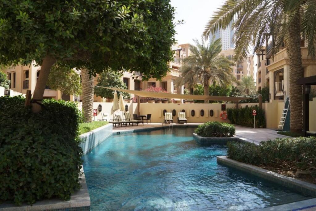 Brand New Furniture . Close To Dubai Mall. Экстерьер фото