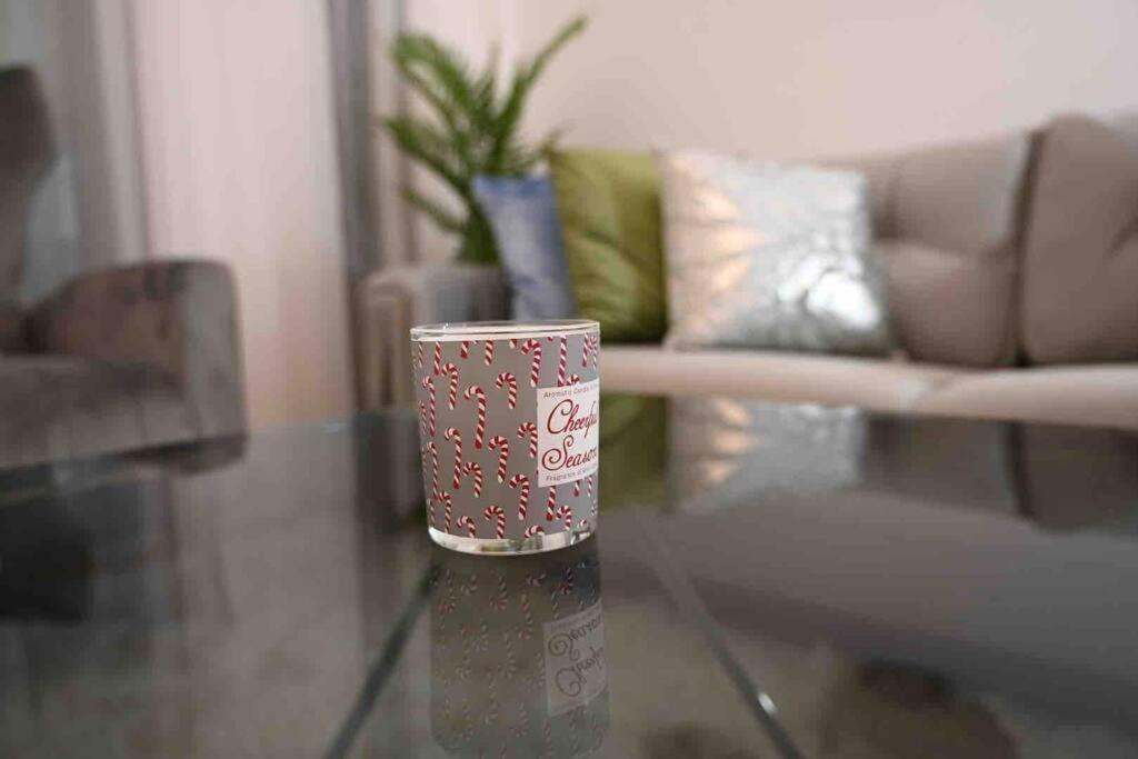 Brand New Furniture . Close To Dubai Mall. Экстерьер фото