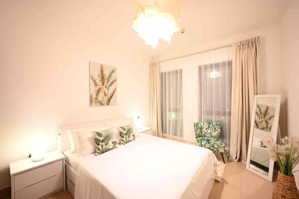 Brand New Furniture . Close To Dubai Mall. Экстерьер фото