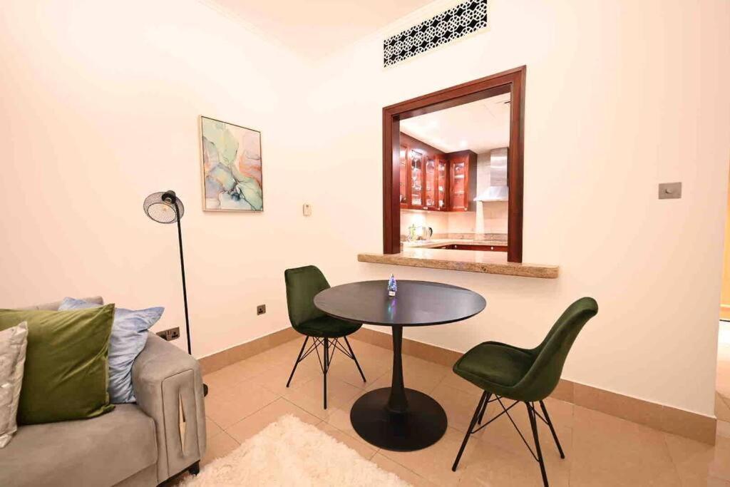 Brand New Furniture . Close To Dubai Mall. Экстерьер фото