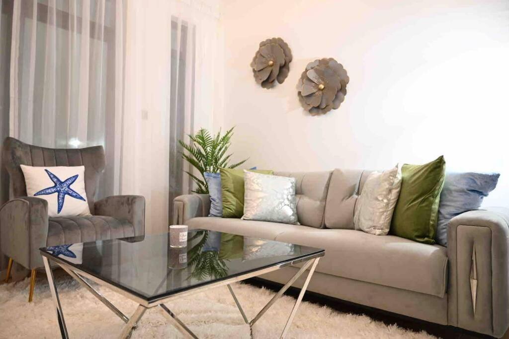 Brand New Furniture . Close To Dubai Mall. Экстерьер фото