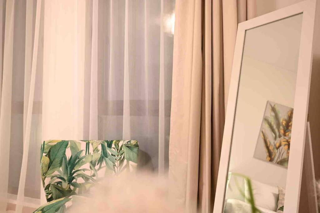 Brand New Furniture . Close To Dubai Mall. Экстерьер фото